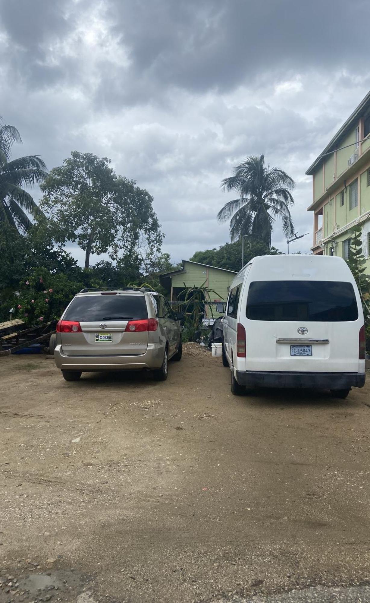 Chaleanor Hotel Dangriga Esterno foto
