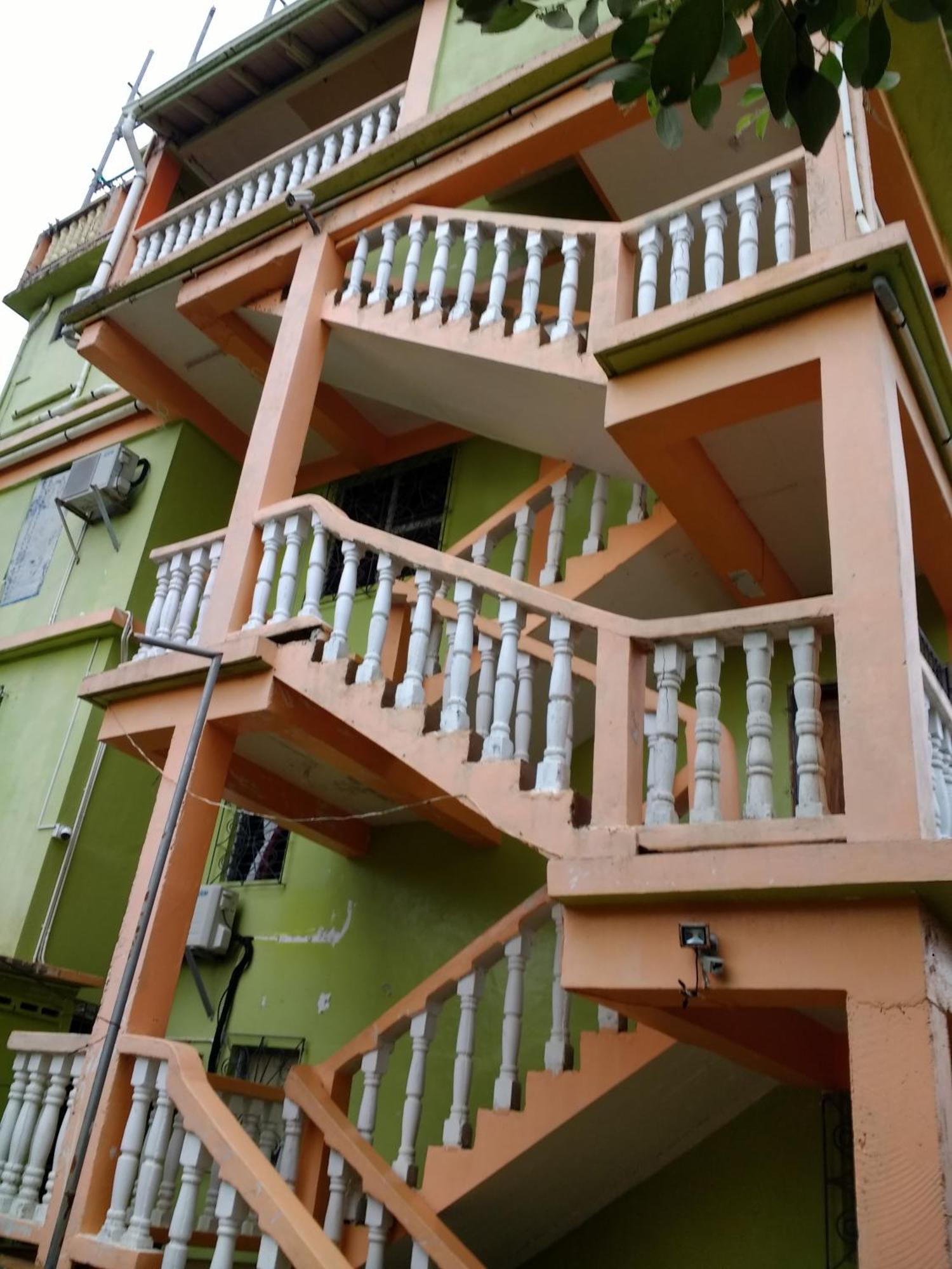 Chaleanor Hotel Dangriga Esterno foto