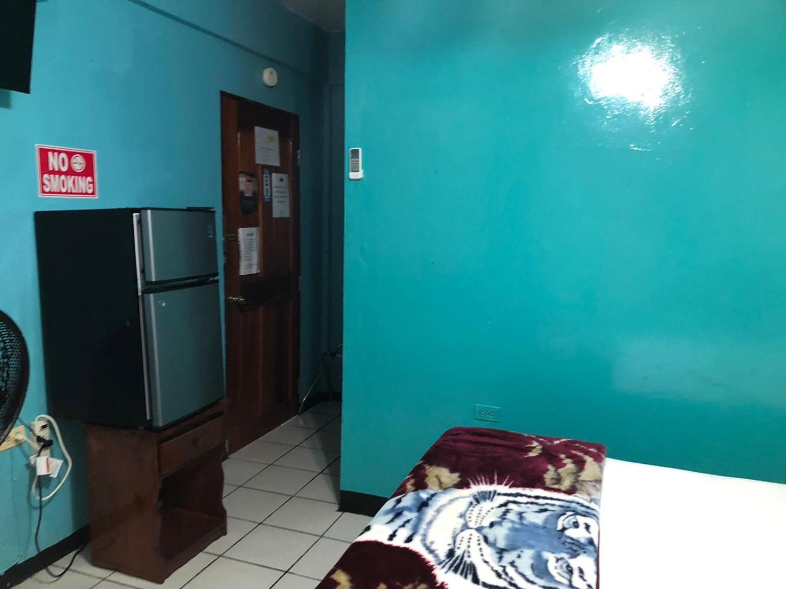 Chaleanor Hotel Dangriga Camera foto