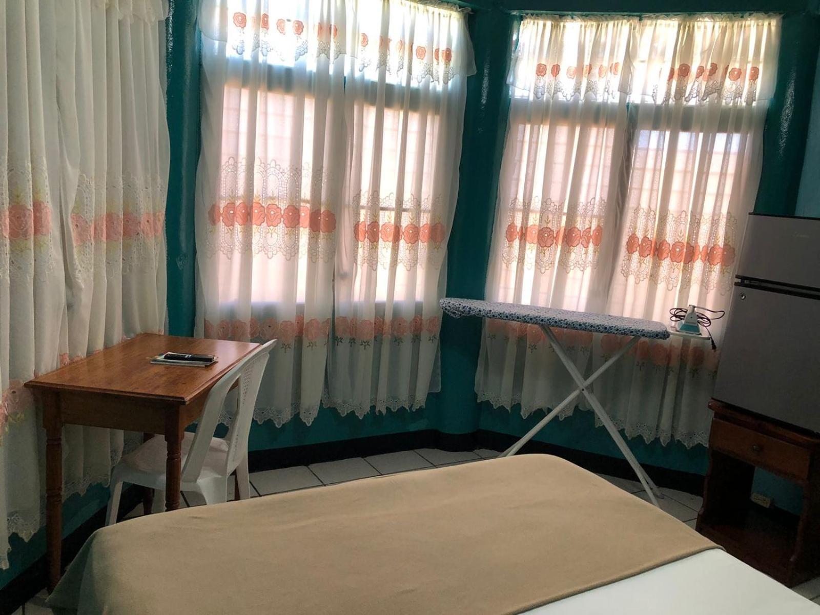 Chaleanor Hotel Dangriga Esterno foto