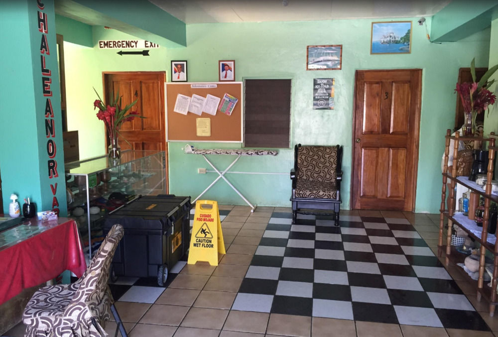 Chaleanor Hotel Dangriga Esterno foto