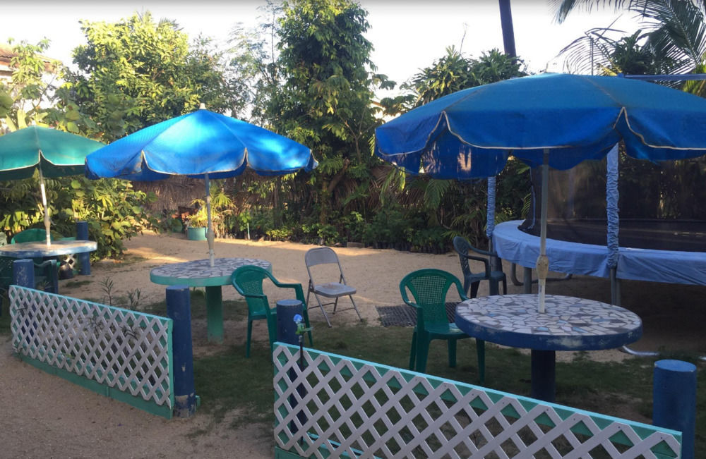 Chaleanor Hotel Dangriga Esterno foto